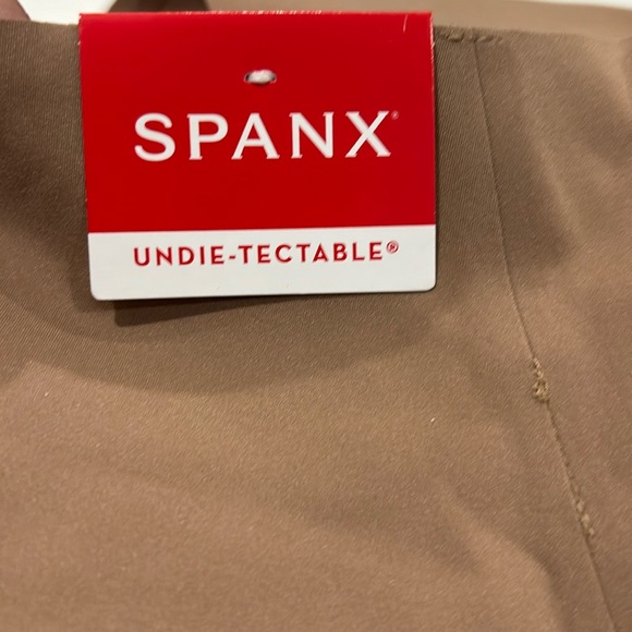 SPANX Undie-tectable Thong in Cafe-Au-Lait NWT - Picture 5 of 6
